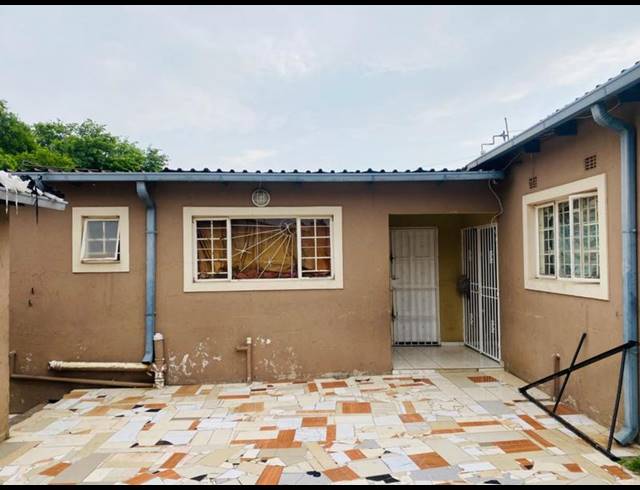 7 BEDROOM HOUSE FOR SALE IN ROSETTENVILLE